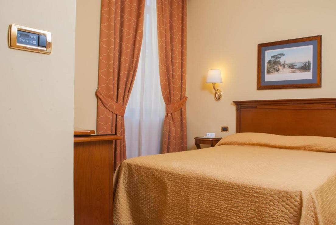 Le Cheminee Business Hotel Napoli Экстерьер фото