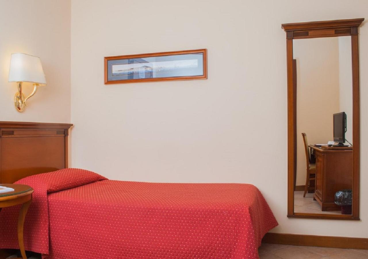 Le Cheminee Business Hotel Napoli Экстерьер фото